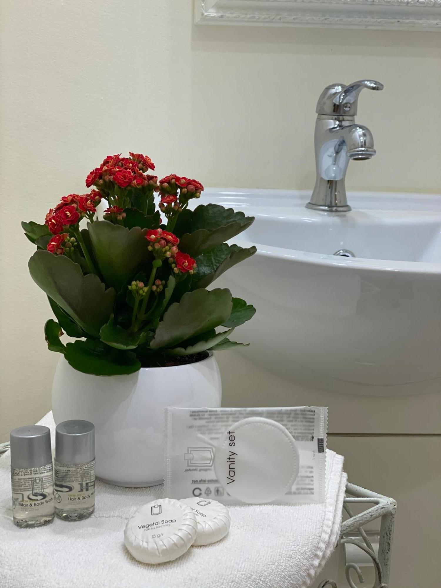 Bed and Breakfast Dai 3 Santi Lecce Exterior foto